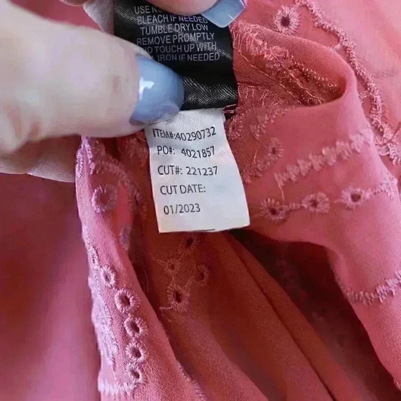 Torrid size 2 button down blouse long sleeve embroirded scalloped hem elastic cu - Picture 14 of 15